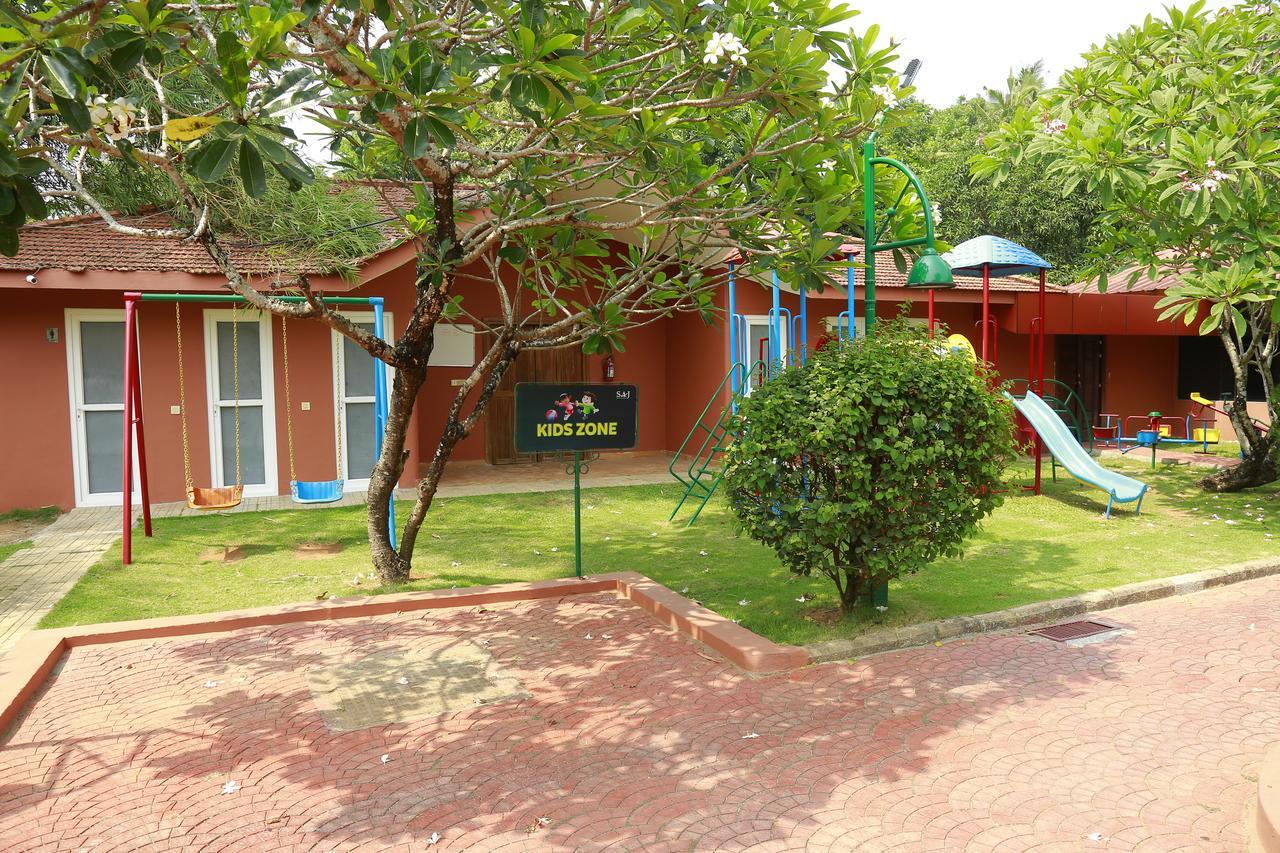 Saj Earth Resort & Convention Center , Kochi Nedumbassery Exterior foto